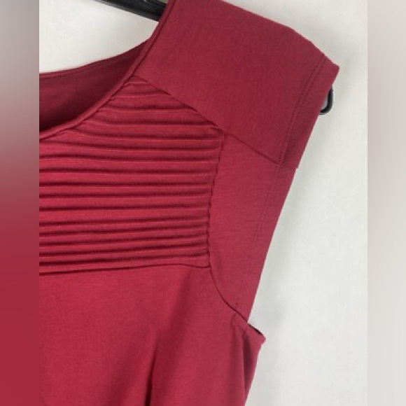 NWOT BANANA REPUBLIC Elegant Cap Sleeve Dress w/Front Details and A Line Fit - Picture 8 of 15